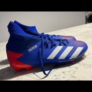 Mens sz. 11 Adidas Predator sport shoes